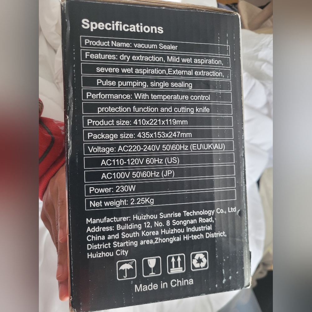 Black and Gold Vacuum Sealer Machine - Picture 3 of 10